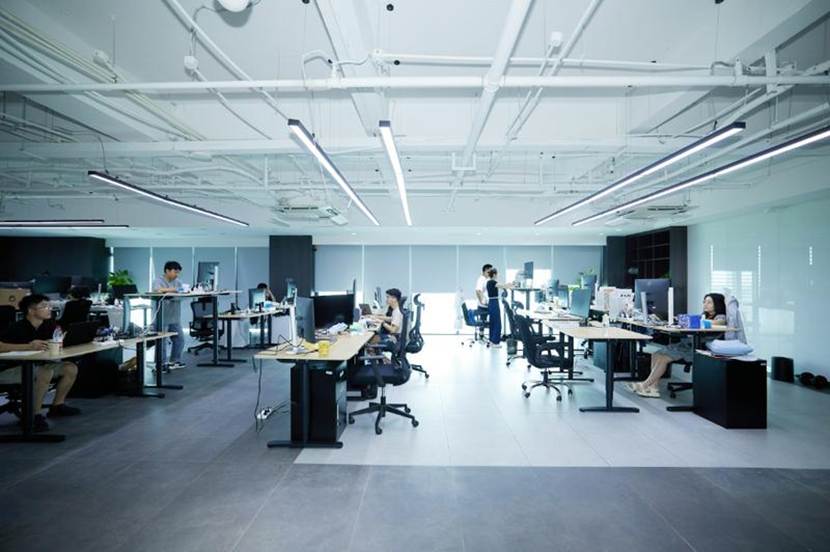 人们在看飞机

AI 生成的内容可能不正确。